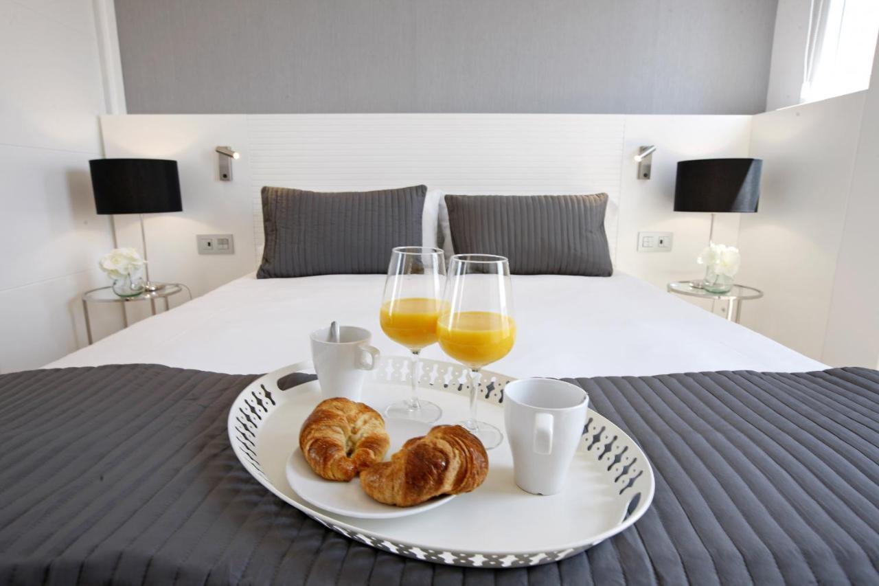Latina Plaza Apartment Madrid Bagian luar foto