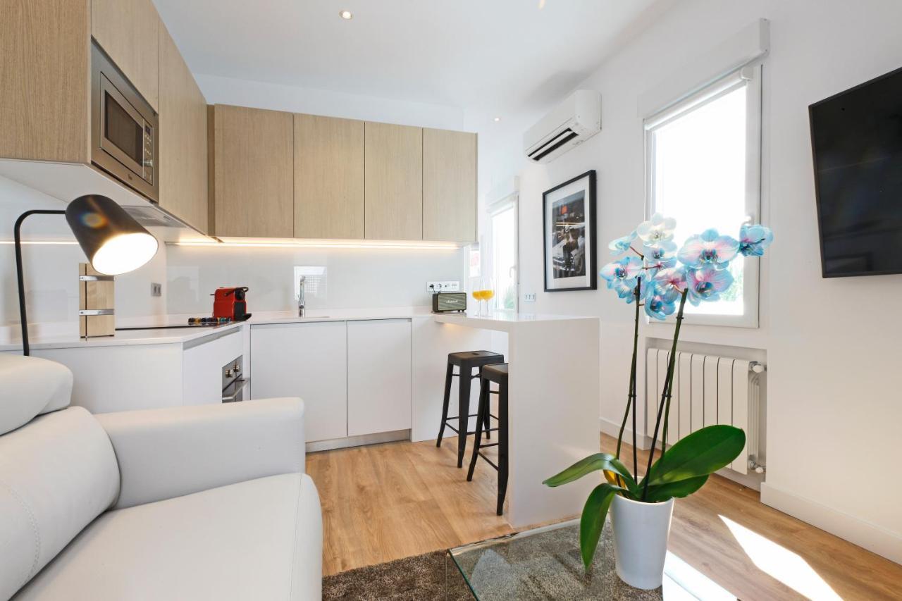 Latina Plaza Apartment Madrid Bagian luar foto