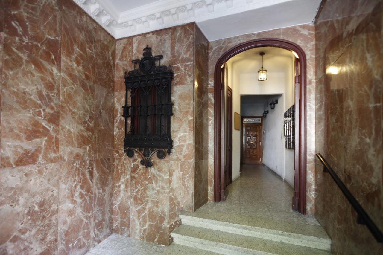 Latina Plaza Apartment Madrid Bagian luar foto
